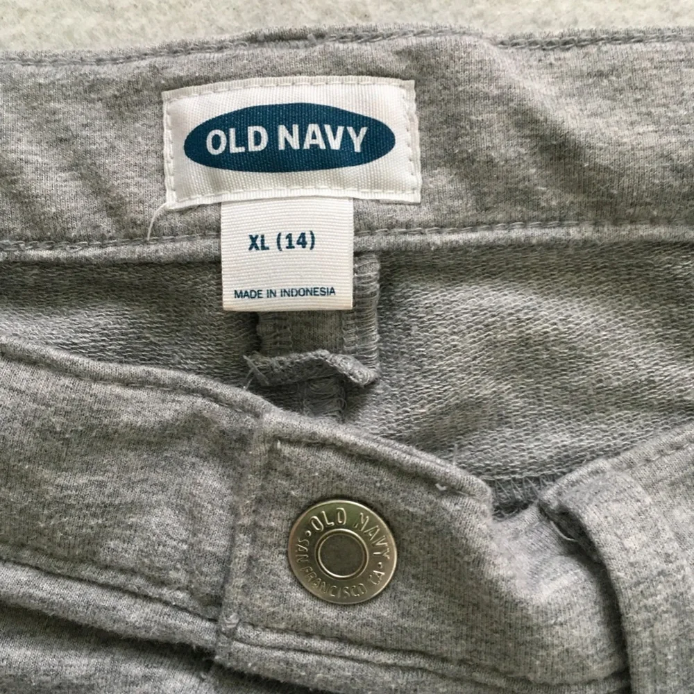 Old Navy GAP grey gray shorts summer XL 14 kids used girls - Picture 3 of 3